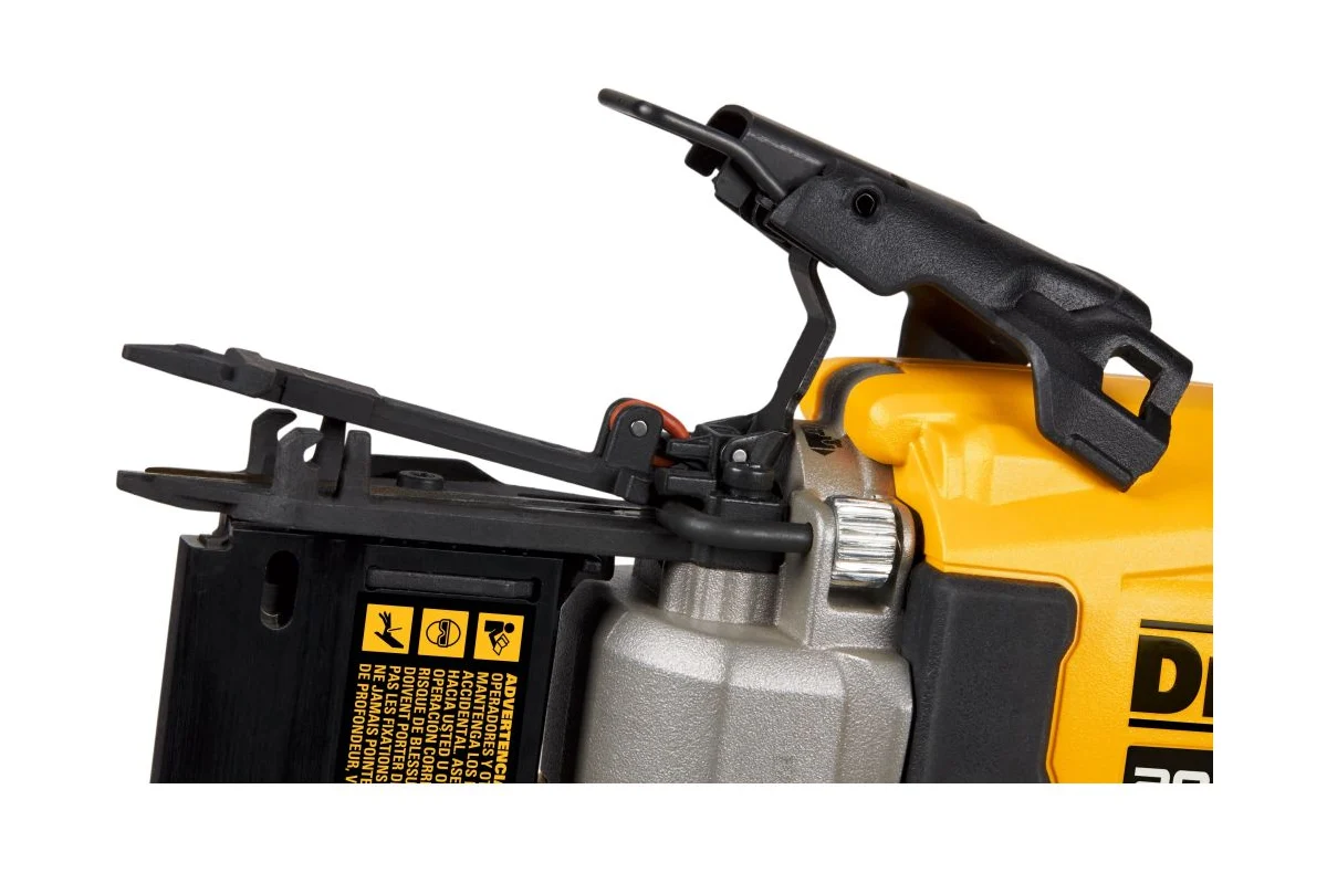 Гвоздезабивной пистолет аккумуляторный DeWalt DCN623