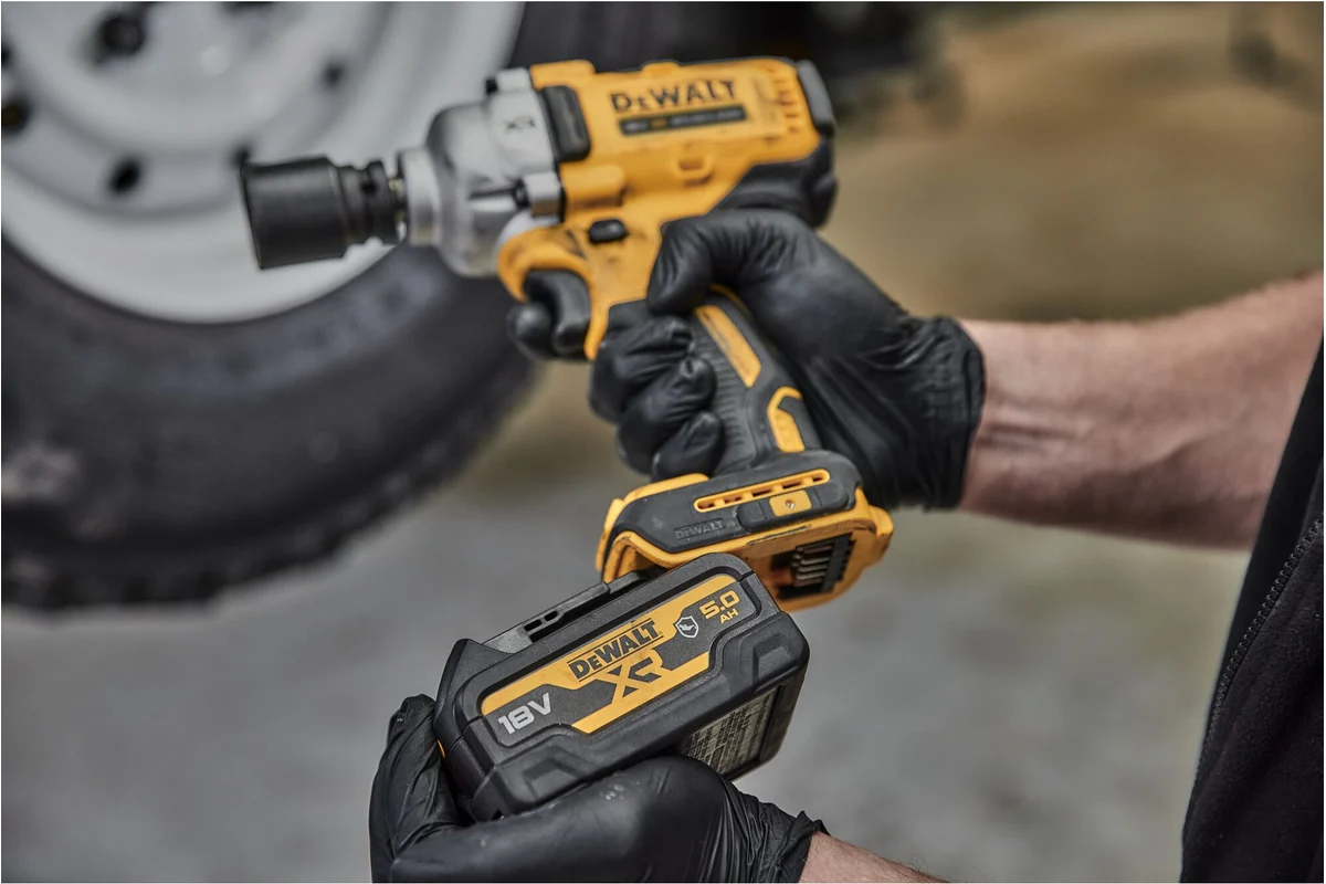 Гайковерт DEWALT DCF892 1000Нм